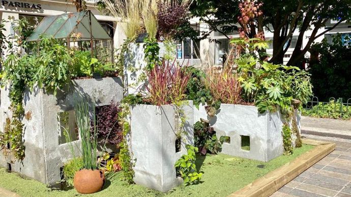 … et jardin «Acqua Alta» réalisé sur la place du Martroi.